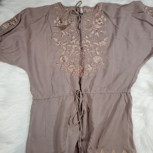 Bizz blouse size L embroidery floral